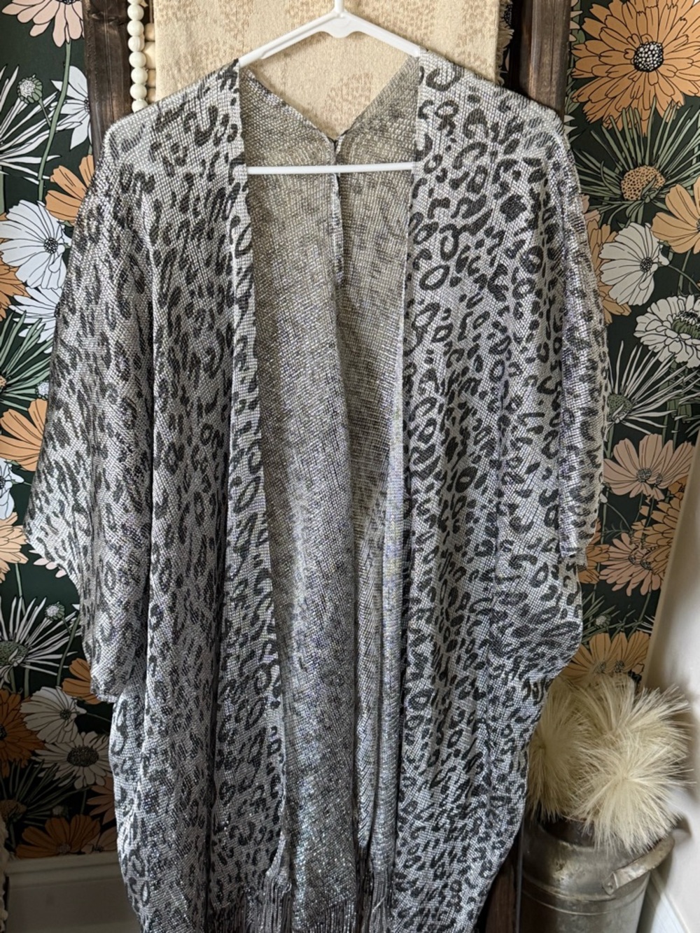 Gray & Black Leopard Print Open Kimono